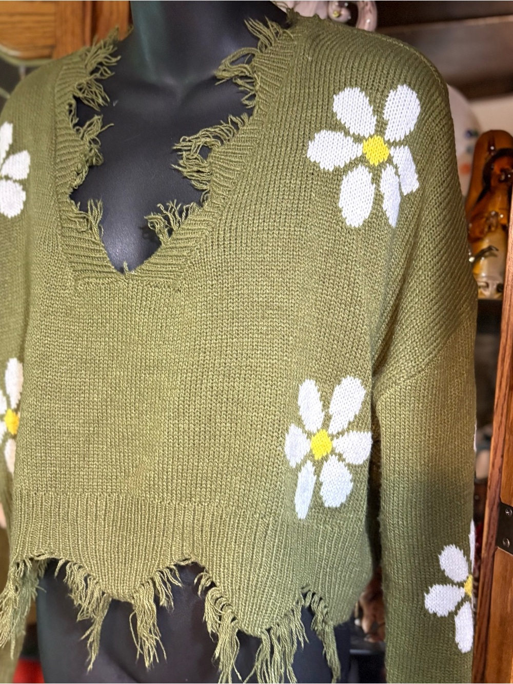 Just Polly Distressed Daisy Knit Pullover Sweater in olive green xl - Picture 5 of 9